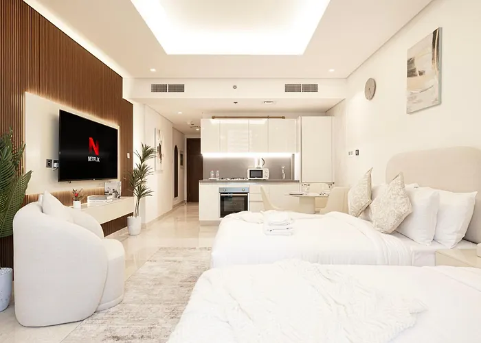 Luxurious New Studio! 2 Double Beds! Sleek Design & High-End Amenities In Dubai Downtown