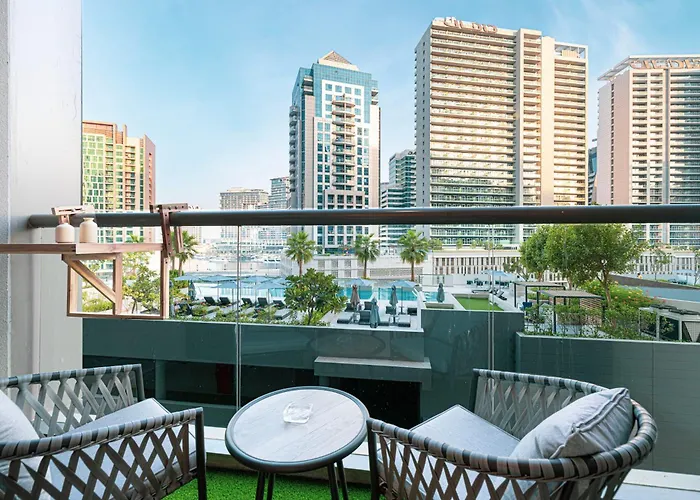 Luxurious New Studio! 2 Double Beds! Sleek Design & High-End Amenities In Dubai Downtown
