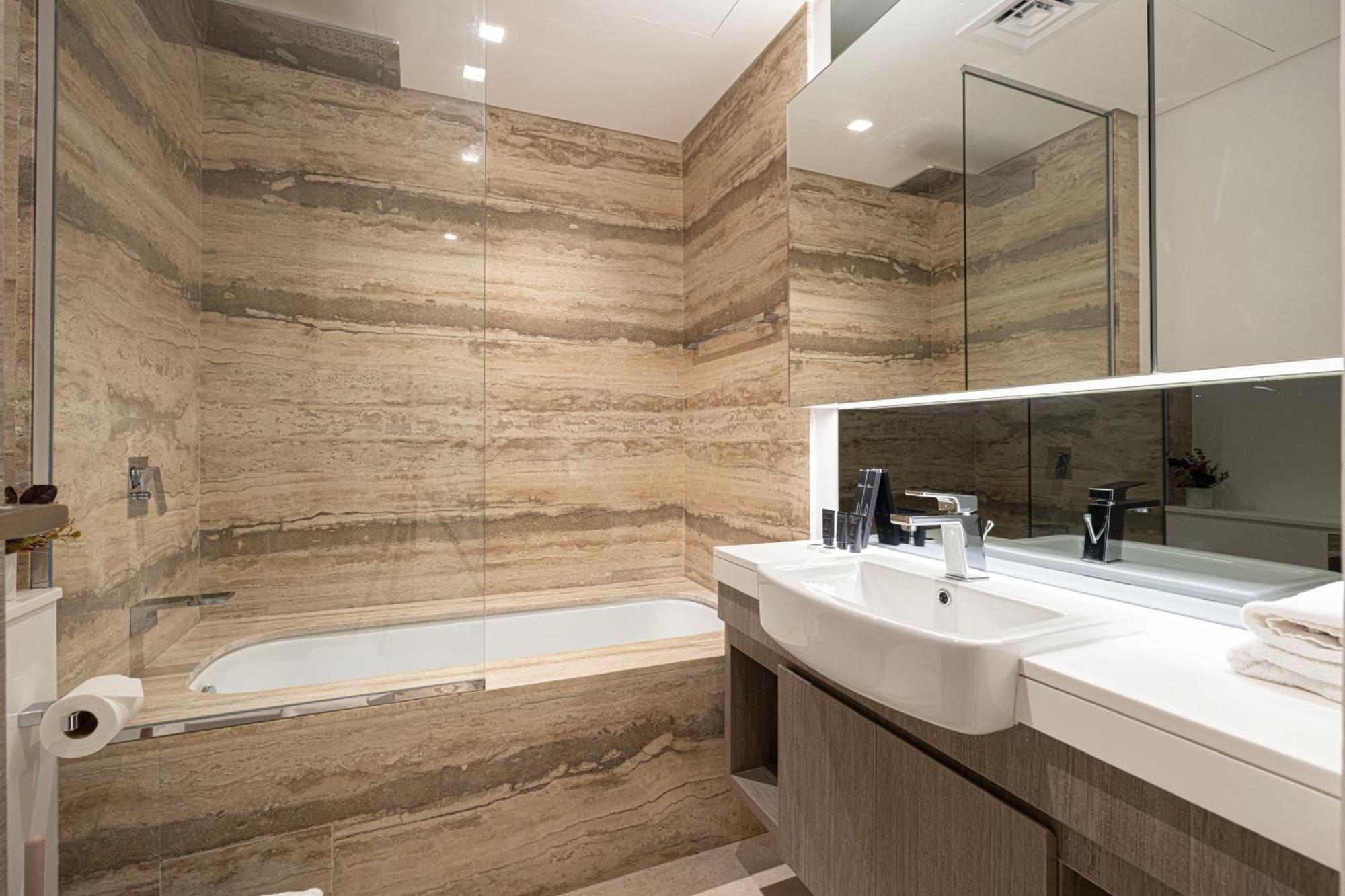 Luxurious New Studio! 2 Double Beds! Sleek Design & High-end Amenities In Downtown * Dubai