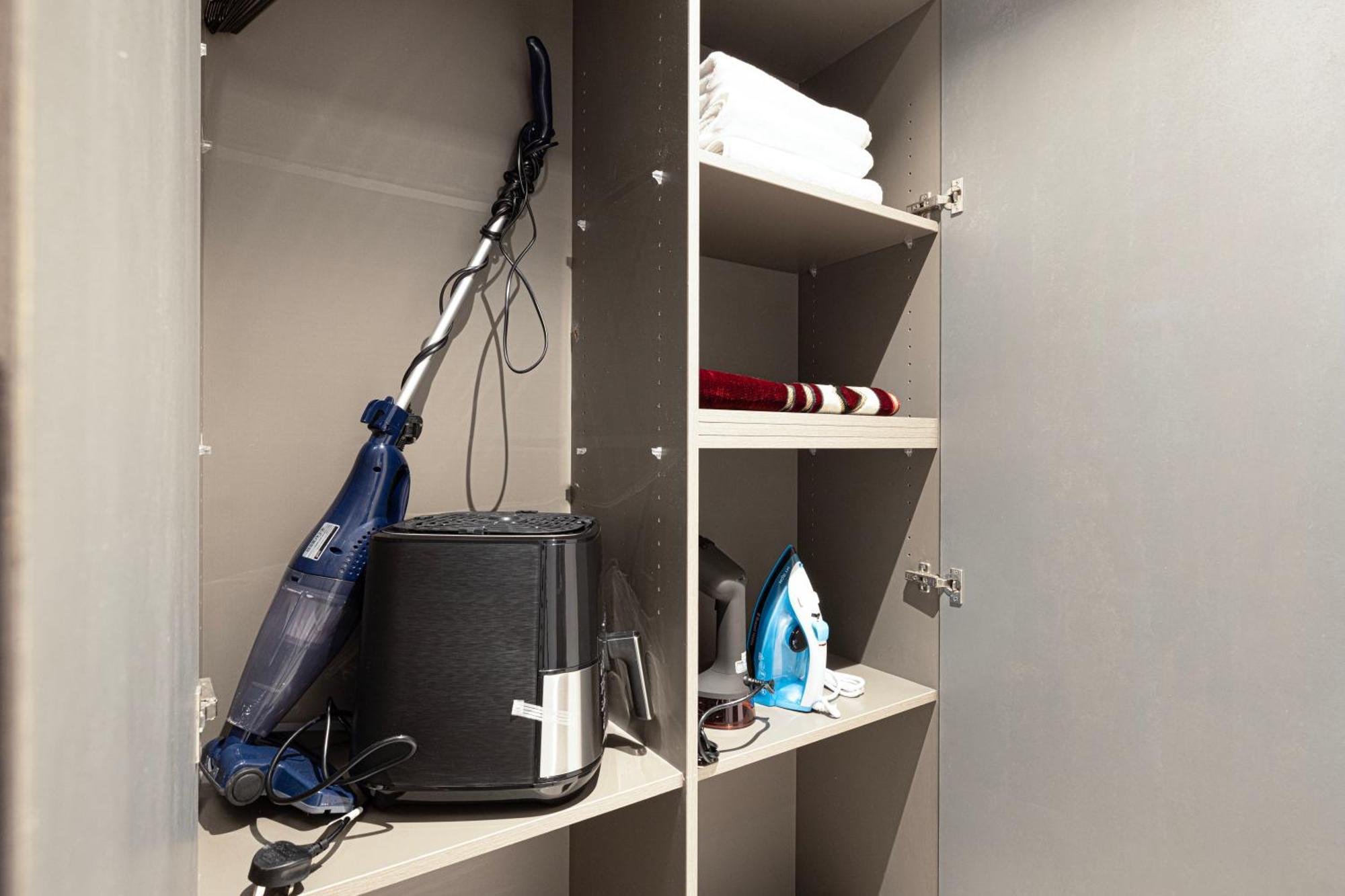 Apartment Luxurious New Studio! 2 Double Beds! Sleek Design & High-end Amenities In Downtown *
