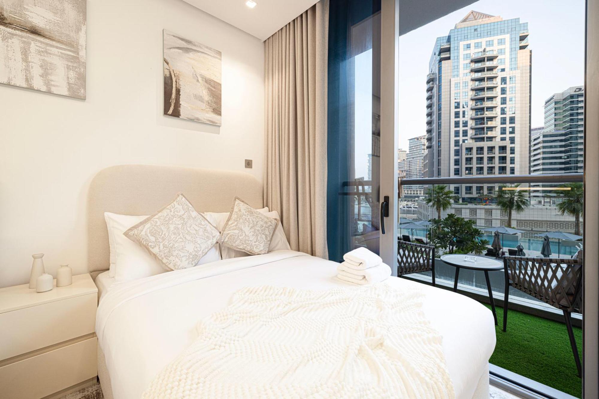 Luxurious New Studio! 2 Double Beds! Sleek Design & High-end Amenities In Downtown Dubai
